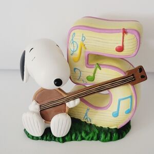 Westland Giftware Snoopy Peanuts Happy 5th Birthday Figurine 2.5"